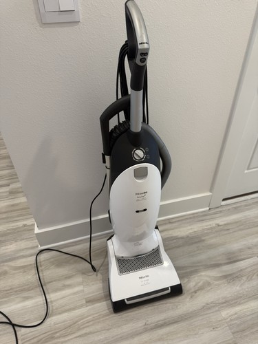 Miele cat dog upright - cat, &