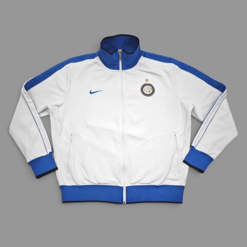 Inter milan 2010 - 2010, 2011
