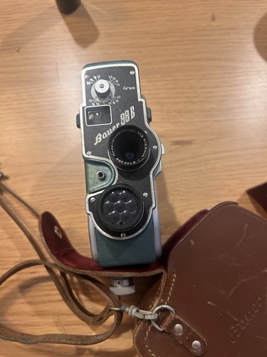 Macchina fotografica - , a