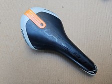 Sella bici da strada in feltro