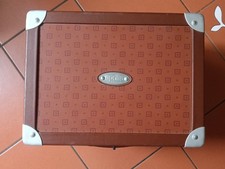 bauletto logo louis vuitton