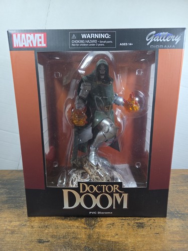 Diamond select toys galleria - diamond,