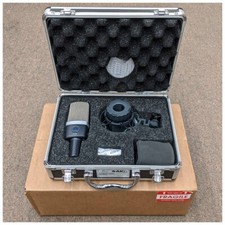 AKG C214 Microfono