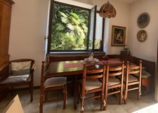 Tavolo fratino con panca e quattro sedie in legno massello