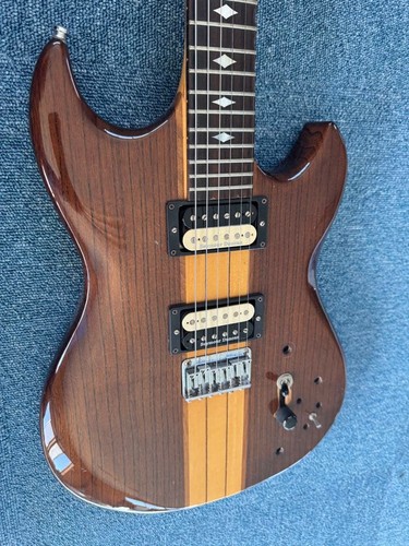 Chitarra elettrica aria - elettrica,