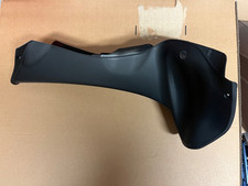 Chiusura centrale vano ruota Piaggio MP3 Yourban cod. 657392