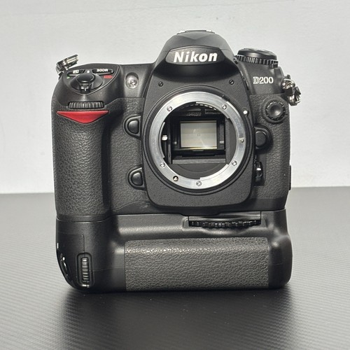 Nikon d200 con 200 basso - d200, mb