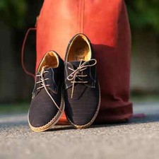 Scarpe da uomo in pelle cucite