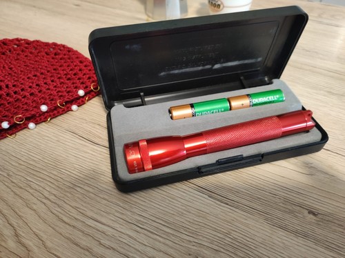 Red maglite mini - maglite, mag
