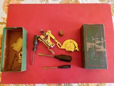 Scatola in cartone vintage con ricambi originali Singer (metà '900)