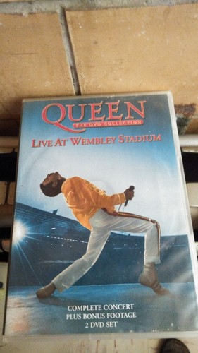 Queen live wembley 2 - at, wembley-2