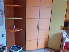 cameretta ragazzi color arancio e giallo 