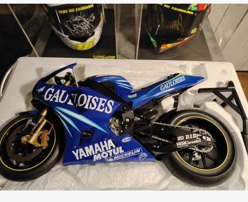 Valentino rossi yamaha - valentino, mi