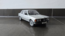 Tipo di auto 1:18 BMW 323i E21