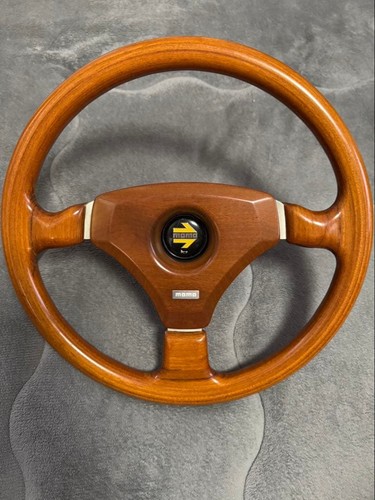 Momo wood spoke steering - wood,