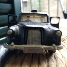 AUSTIN TAXI DINKY TOYS MADE IN ENGLAND. VENDO AD ORIOLO ROMANO VT.