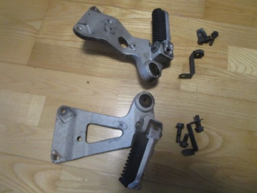 Suzuki entrambi poggiapiedi - entrambi,