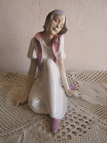 Statua porcellana donna - porcellana,