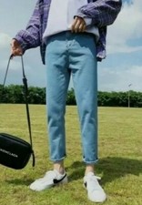 JEANS CHIARI LUNGHEZZA CAVIGLIA SKINNY SLIM FIT CON GIACCA DI JEANS CON BOTTONI 