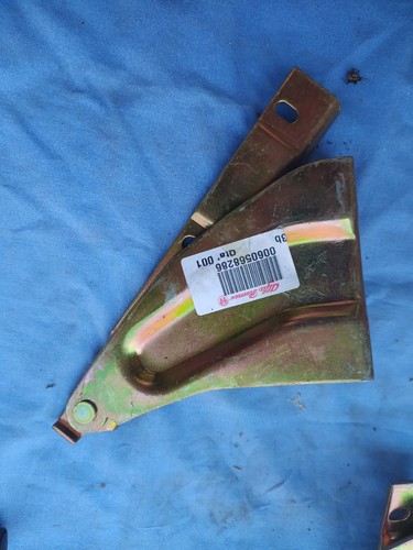 820 cerniera destra cofano - destra,