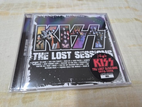 Kiss lost sess - kiss, lost.