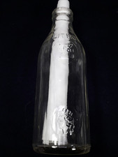 Antica bottiglia in vetro per