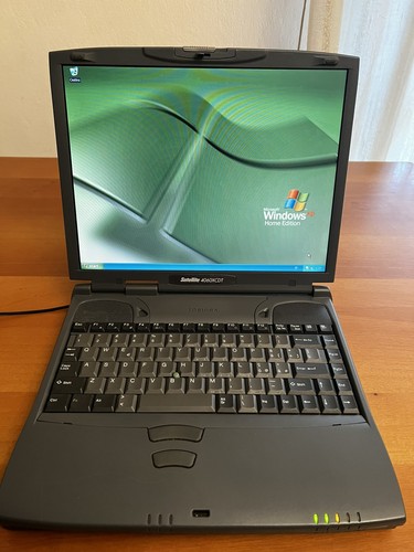 Windows vintage laptop - windows,