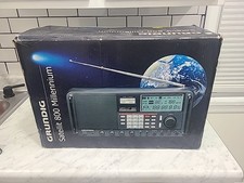 GRUNDIG SATELLITE 800 MILLENNIUM ONDE CORTE SW/AM/FM RADIO BOX CUFFIE LEGGERE