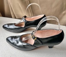 Womens Black Leather Flamenco