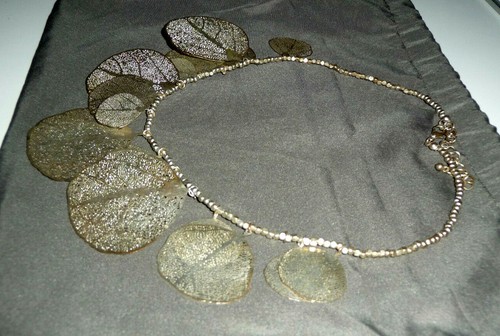 Collana platino con foglie