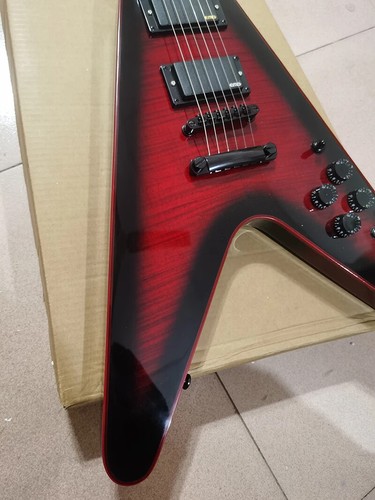 Flying black ring red - v, corpo