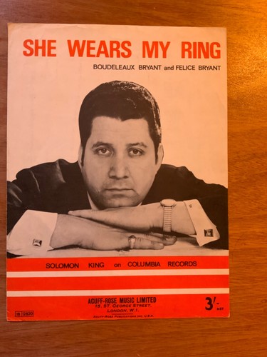 She wears ring solomon - wears,