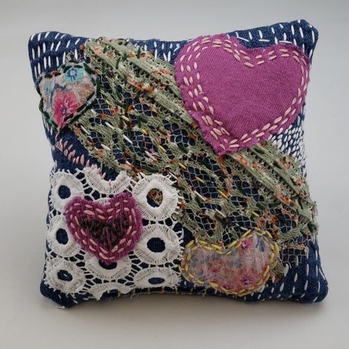 Cuscino cuore denim fatto - , a