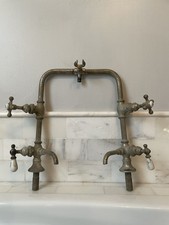 Rubinetti antichi lavello