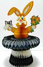 Decorazioni Pasquali - Coniglio nel cappello a nido d'ape (35 X  22 cm. circa)