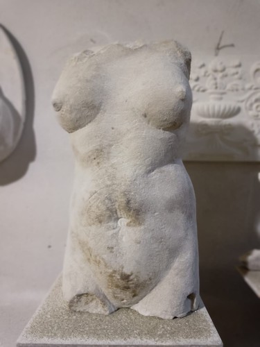 Scultura torso venere in - venere,