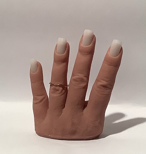Practice hand nails mezza - hand,