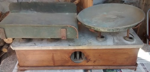 Antica bilancia vintage - , in