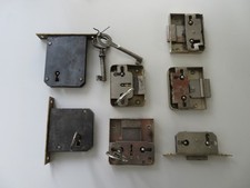 7 vecchie serrature antiche da