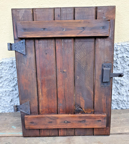 Piccolo sportello scuro - sportello,
