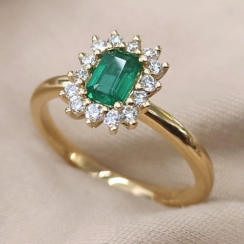 Anello fiore con - , smeraldo