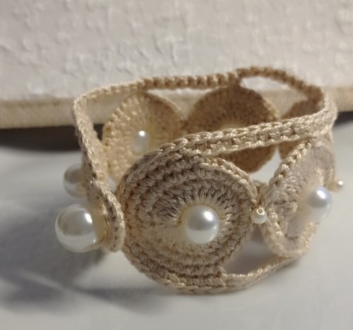 Bracciale con perle - , uncinetto
