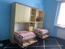 Armadio con Letti A Scomparsa Ribaltabili