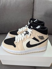 Jordan 1 Mid Barely Orange