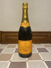 CHAMPAGNE BRUT VEUVE CLICQUOT