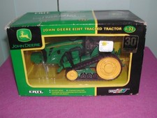 Trattore cingolato Britains Farm John Deere 8430t