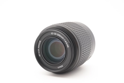 Nikon 200 mm f4 - 55-200,