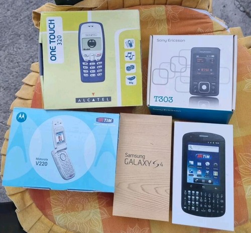 Lotto scatole vuote cellulari - vuote,