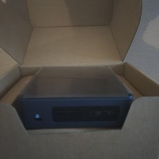 Intel NUC 8 NUC8v5PNK Mini PC