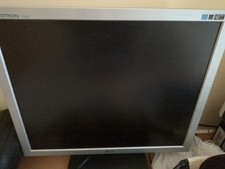 3x monitors BENQ 24", LG 17"